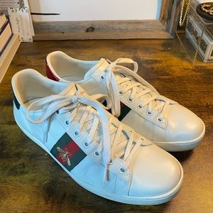 Woman’s Gucci Ace Sneaker with Bee